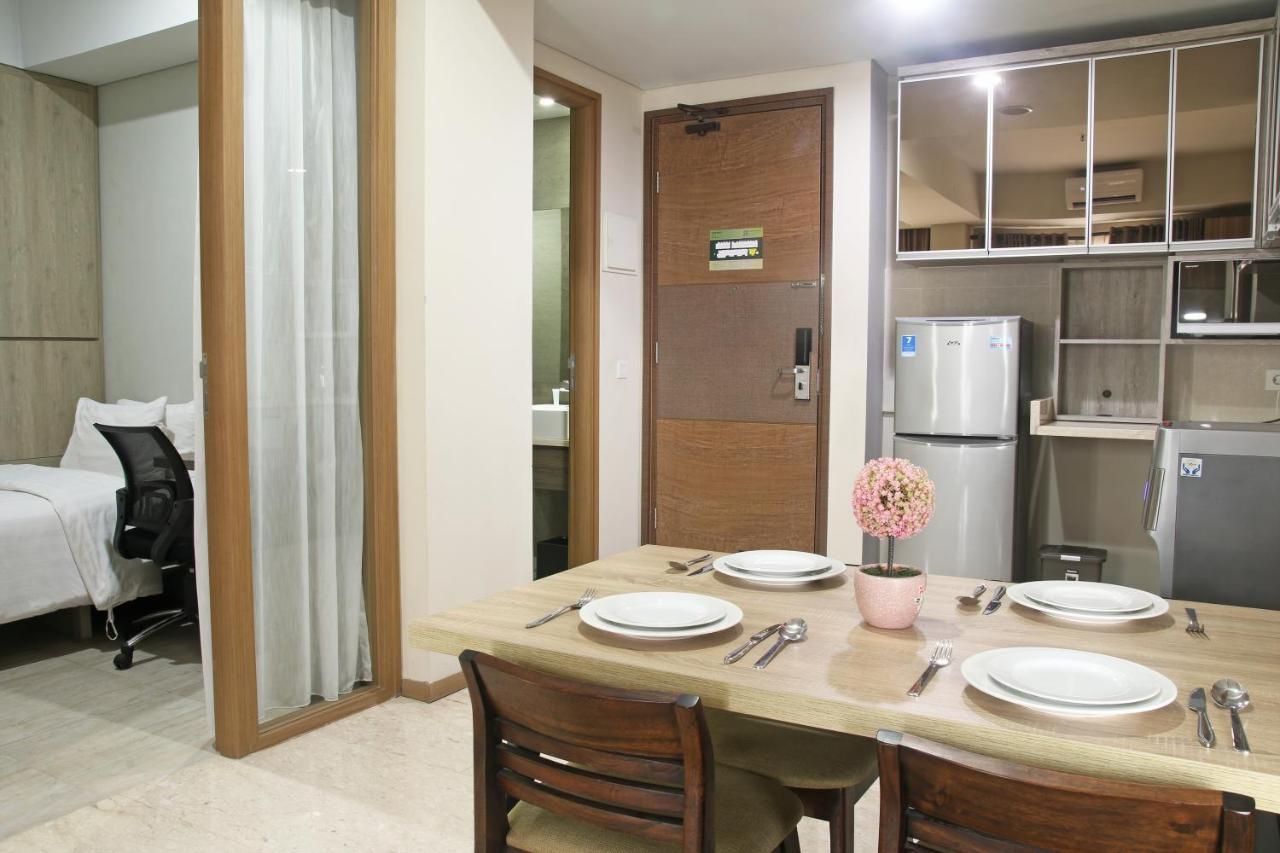 Graha Makara Suite Hotel & Residence チカラン エクステリア 写真
