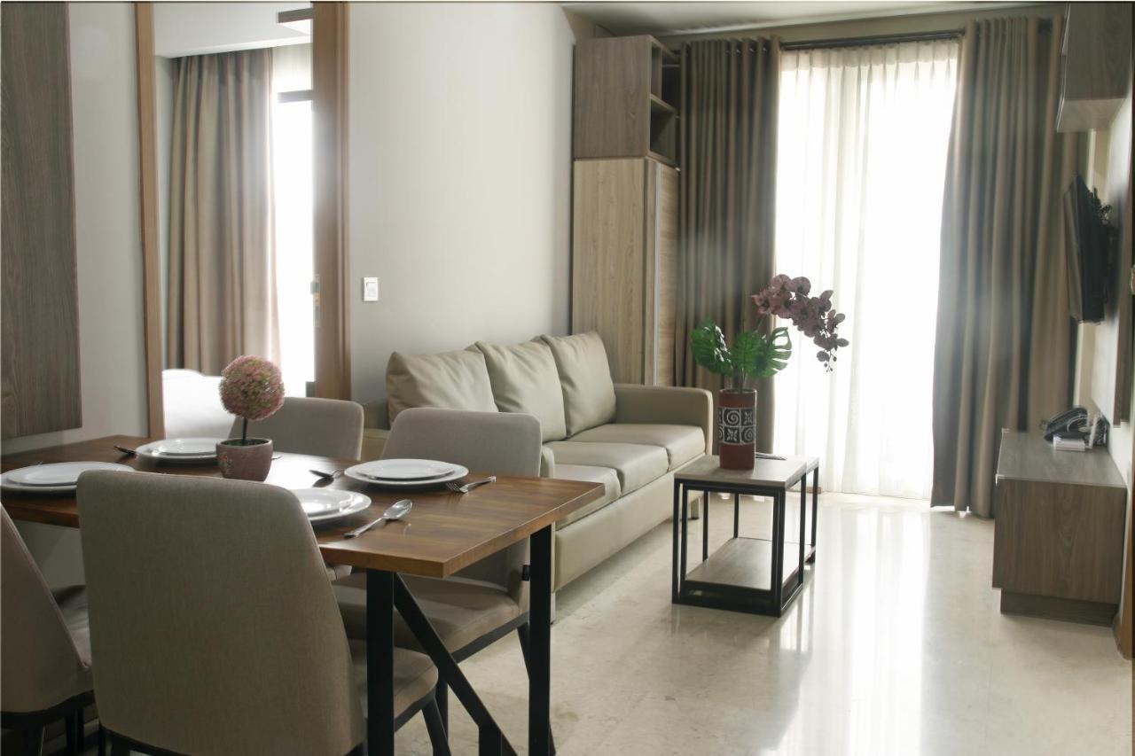 Graha Makara Suite Hotel & Residence チカラン エクステリア 写真