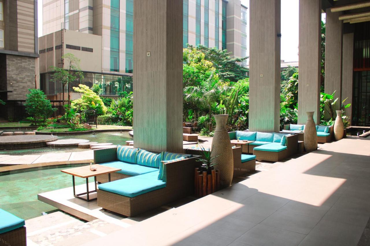 Graha Makara Suite Hotel & Residence チカラン エクステリア 写真